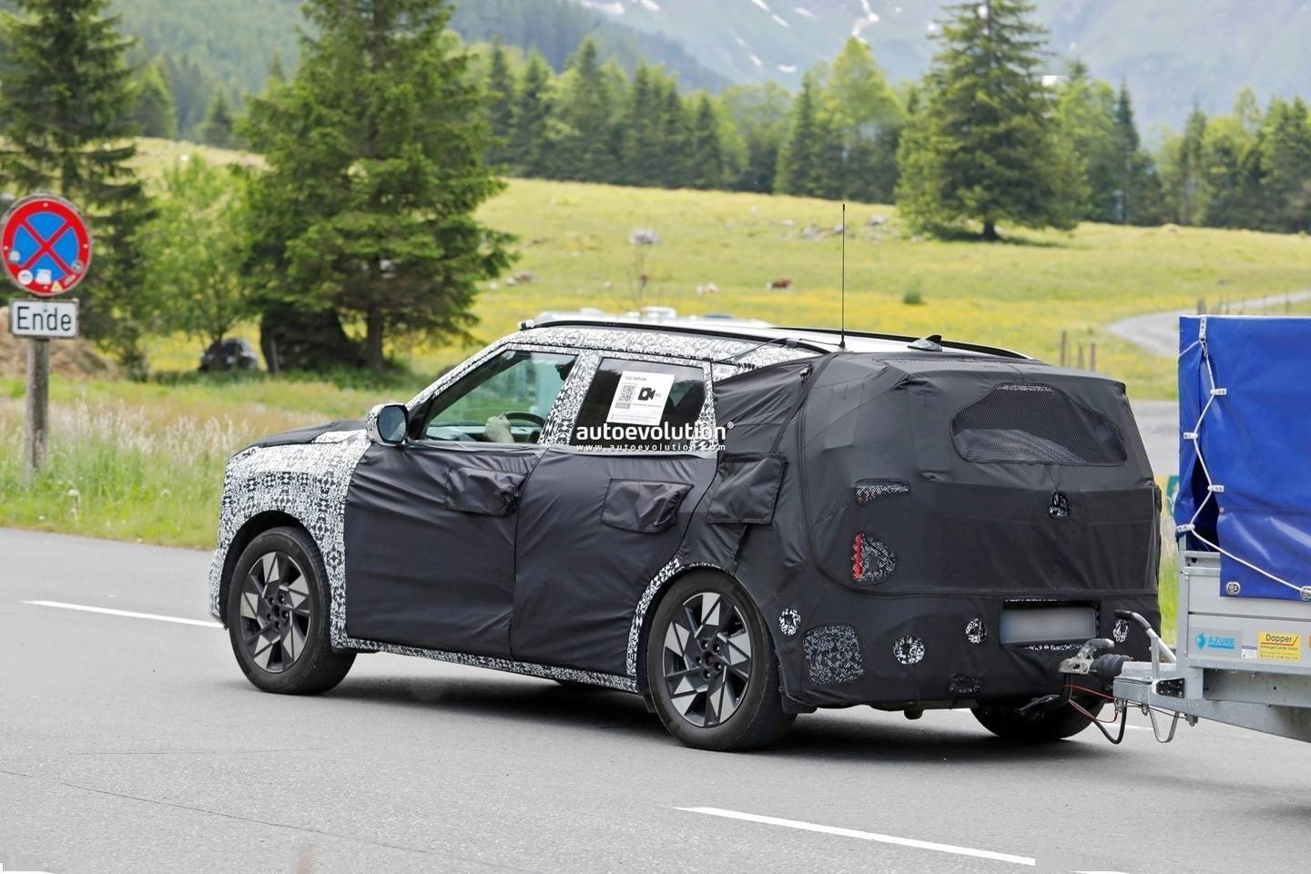 起亞賽圖斯緊湊型SUV高海拔測試曝光,新一代車型預計2026年亮相