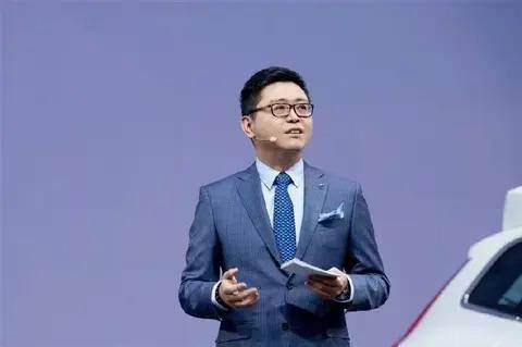 欽培吉的生死120天:蓮花如何從“賽道之王”淪為“價(jià)格戰(zhàn)玩家”?