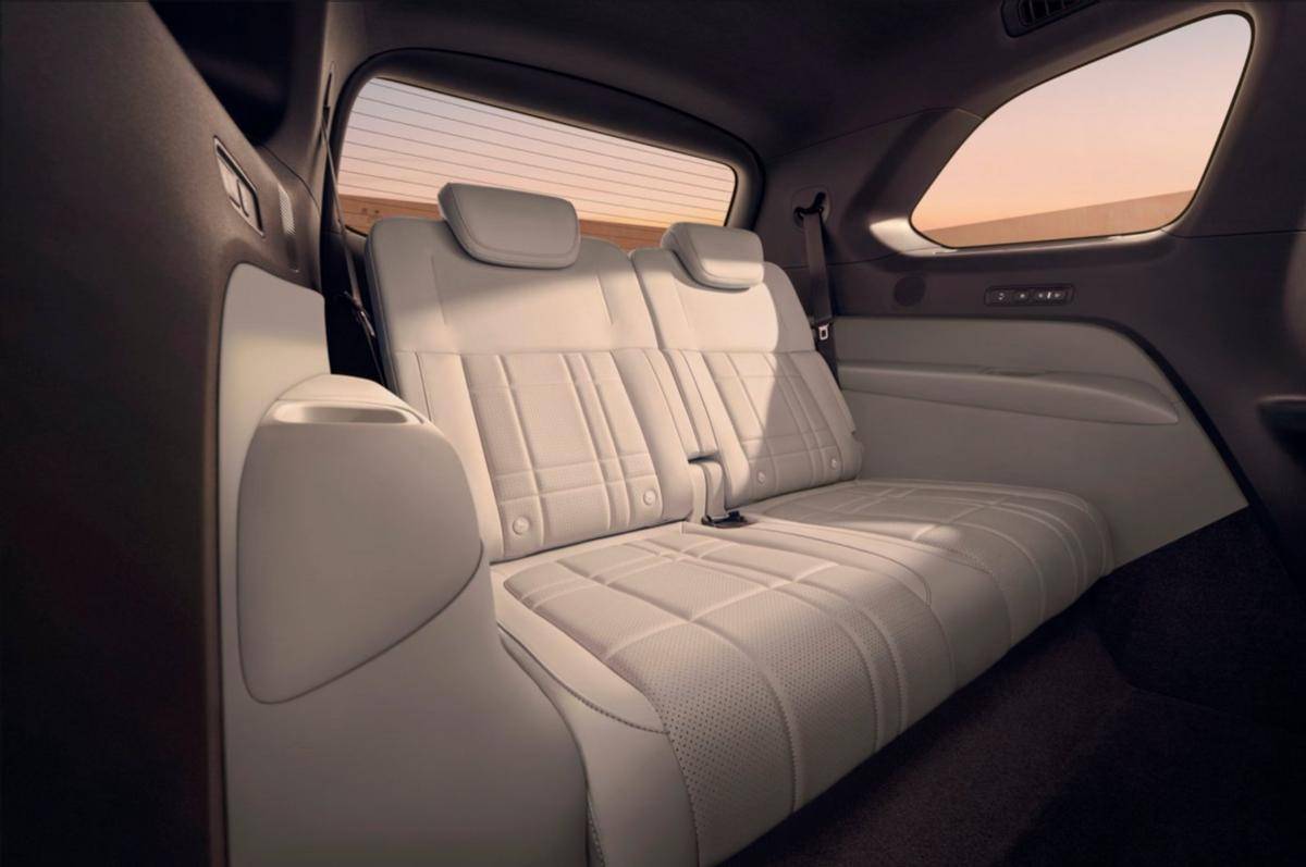 深藍S09重慶車展交卷:訂單火爆背后的“家庭平權”革命