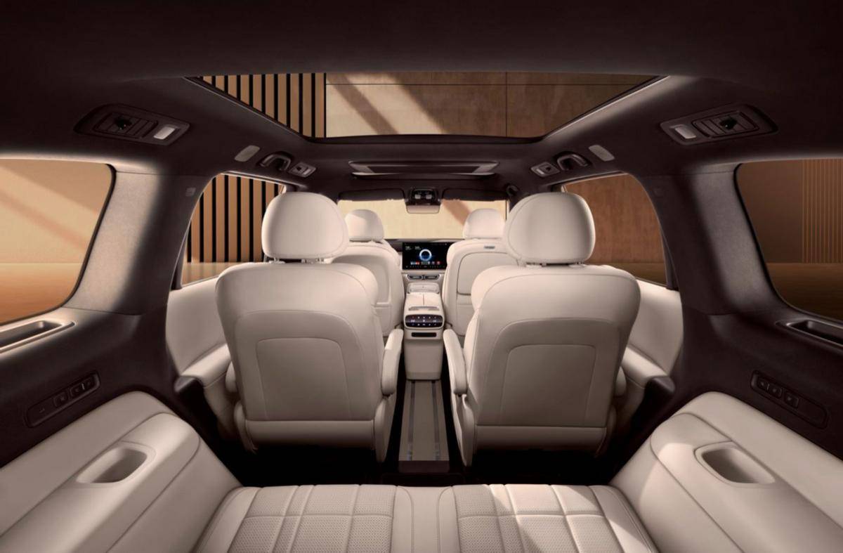 深藍S09重慶車展交卷:訂單火爆背后的“家庭平權”革命