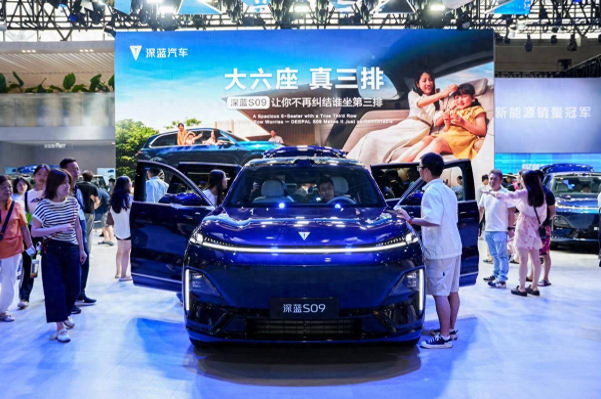 深藍S09重慶車展交卷:訂單火爆背后的“家庭平權”革命