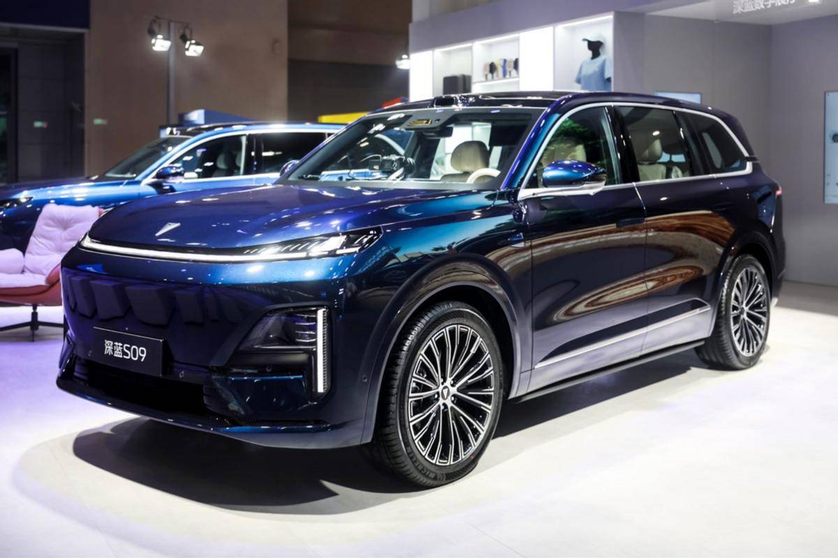深藍S09重慶車展交卷:訂單火爆背后的“家庭平權”革命