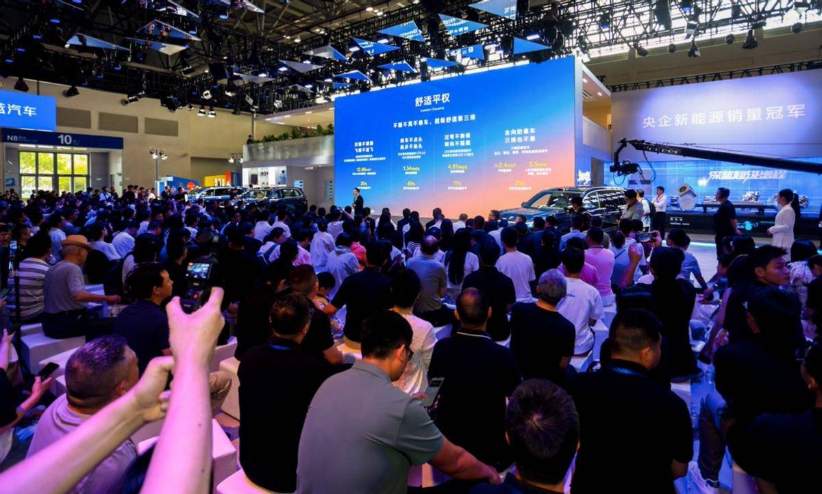 深藍S09重慶車展交卷:訂單火爆背后的“家庭平權”革命