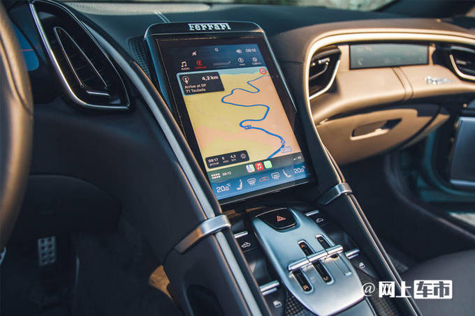 年輕人第一臺性能車新解:當法拉利 Roma Spider 遇上意式浪漫