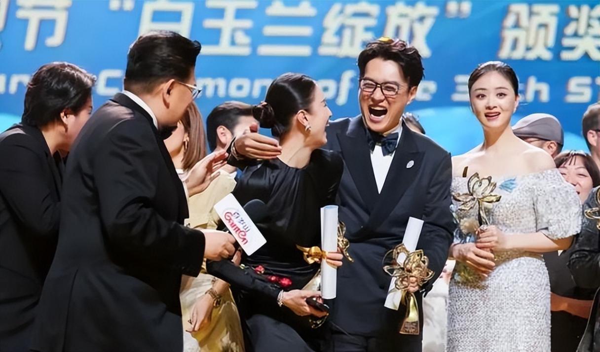 宋佳獲獎感言封神!還有送花的閆妮,表情失控的關曉彤鐘楚曦
