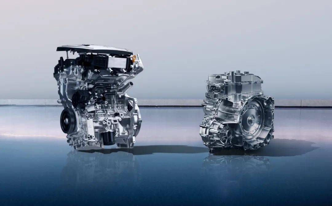 吉利星越L燃油版賣得好,其實混動版開起來更舒適省油