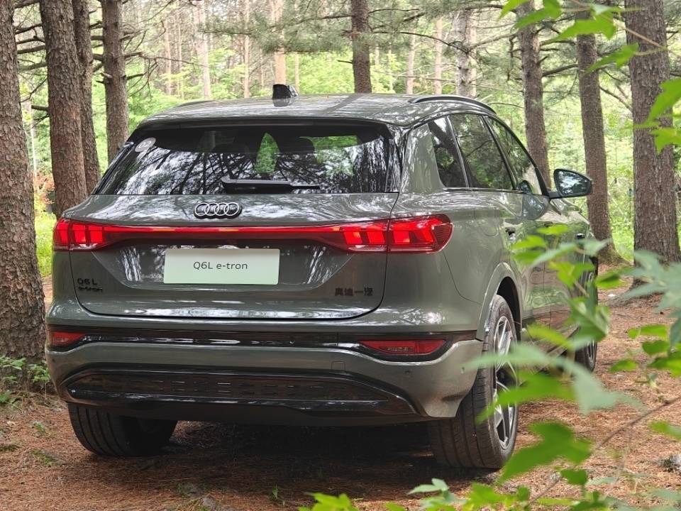 搶先試駕一汽奧迪Q6L e-tron,德國駕控聯袂華系智慧