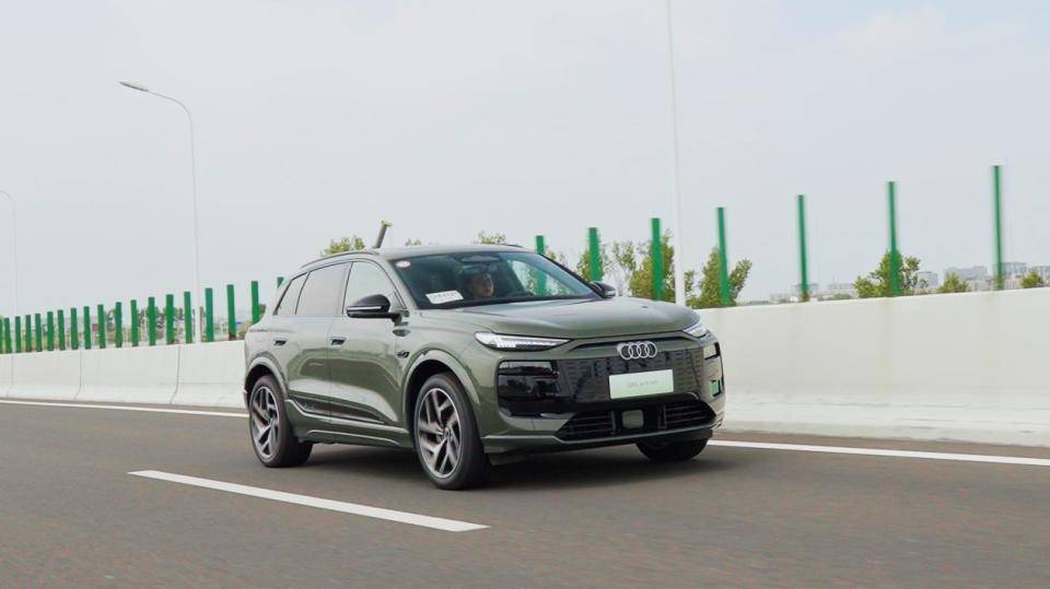 搶先試駕一汽奧迪Q6L e-tron,德國駕控聯袂華系智慧