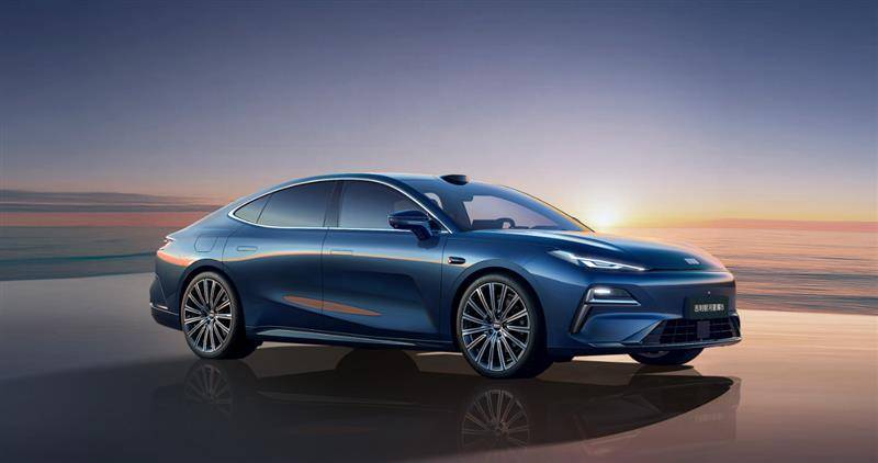 奇瑞風云A9L與吉利星耀8,15萬級中大型品質插混轎車怎么選?