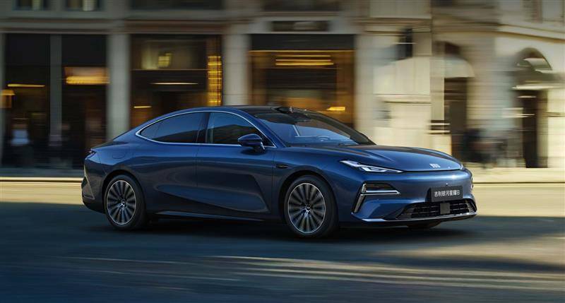 奇瑞風云A9L與吉利星耀8,15萬級中大型品質插混轎車怎么選?