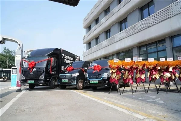 順豐把快遞點設(shè)在公交站:快遞小哥送包裹速度快了半小時 順豐把快遞點設(shè)在公交站:快遞小哥送包裹速度快了半小時