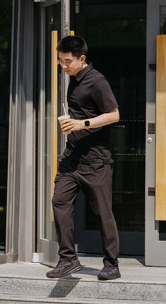 理想汽車有多“摳”：李想本人當車模 在自己公司園區(qū)拍攝