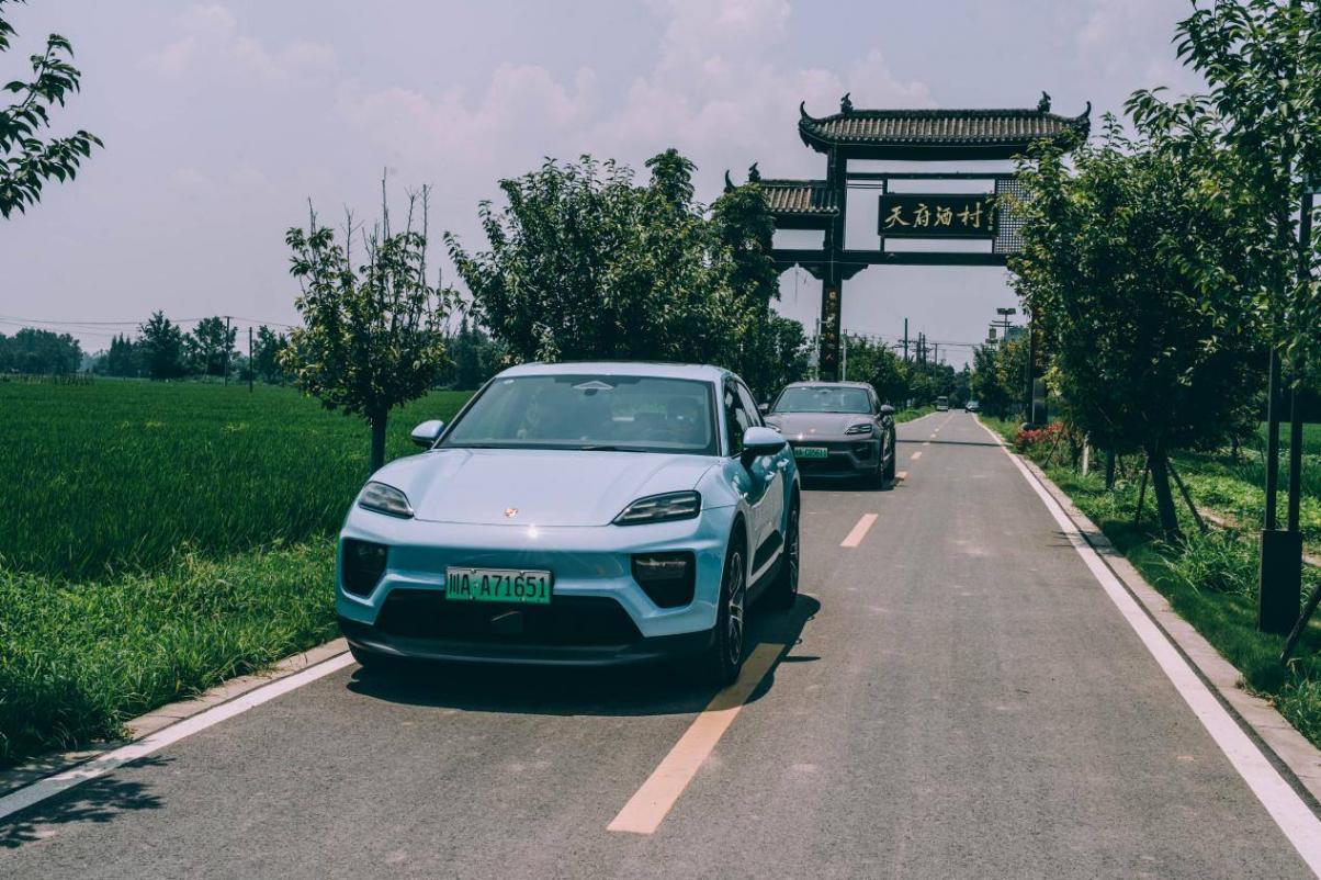 純電狂飆西南!保時捷Macan帶你玩轉\"南境?勁馳而行\"試駕盛宴