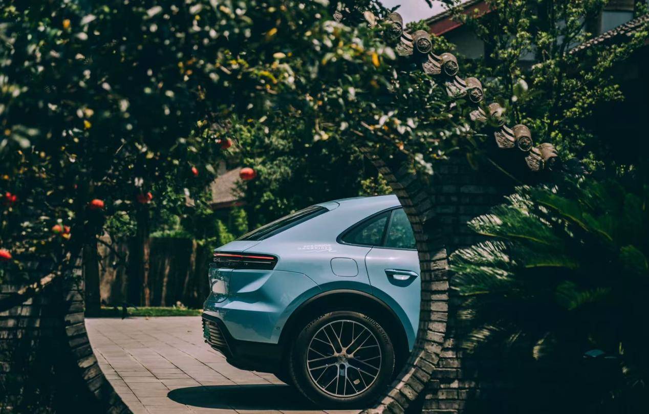 純電狂飆西南!保時捷Macan帶你玩轉\"南境?勁馳而行\"試駕盛宴