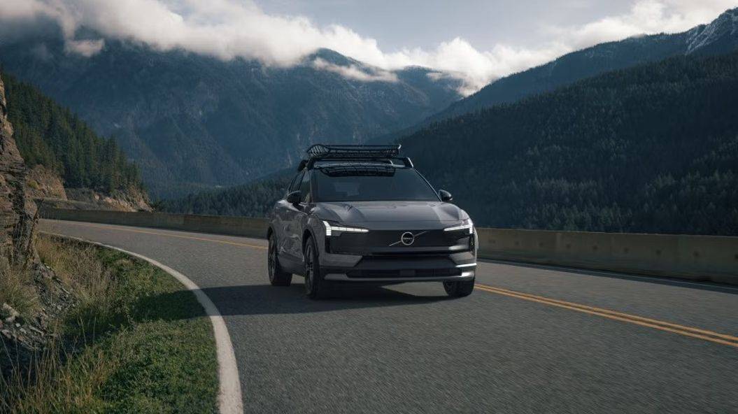 北歐野趣入電,沃爾沃EX30 CC以23.38萬重塑純電跨界