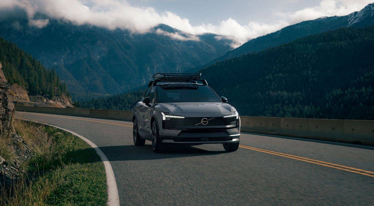 北歐野趣入電,沃爾沃EX30 CC以23.38萬重塑純電跨界