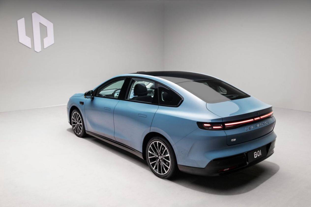 半價Model 3,十萬級的六邊形戰士?零跑B01到底如何?