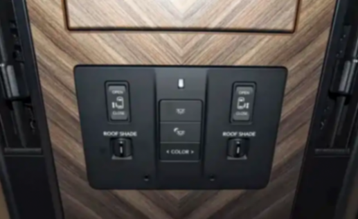 雷克薩斯LM500h進行了改款,8月1日起在日本全境的雷克薩斯專門店正式開啟銷售