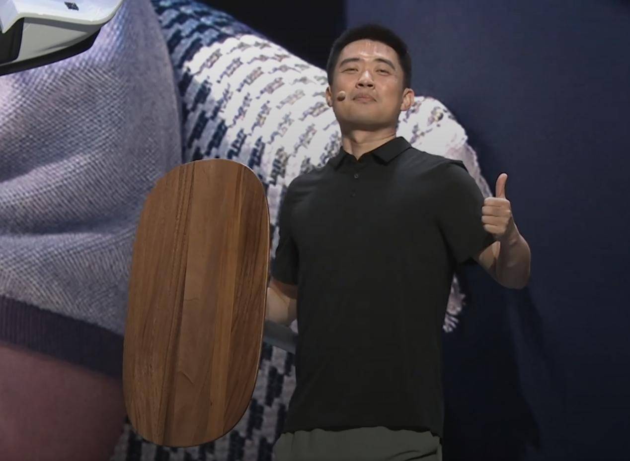 理想i8撞飛乘龍8噸重卡 乘龍重卡表示:一眼假