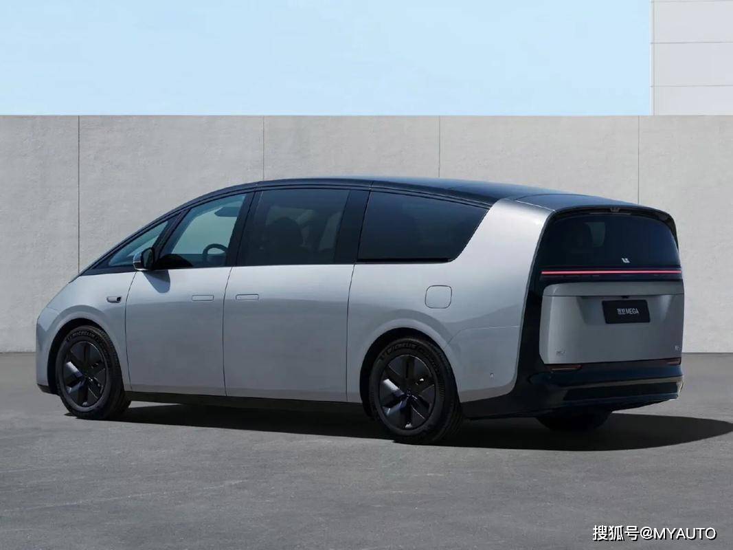 處于輿論漩渦中的理想汽車 盡快結束爭執才是正經事