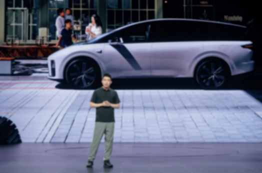 理想i8大變革:全系標配即頂配,降價1萬還送萬元音響