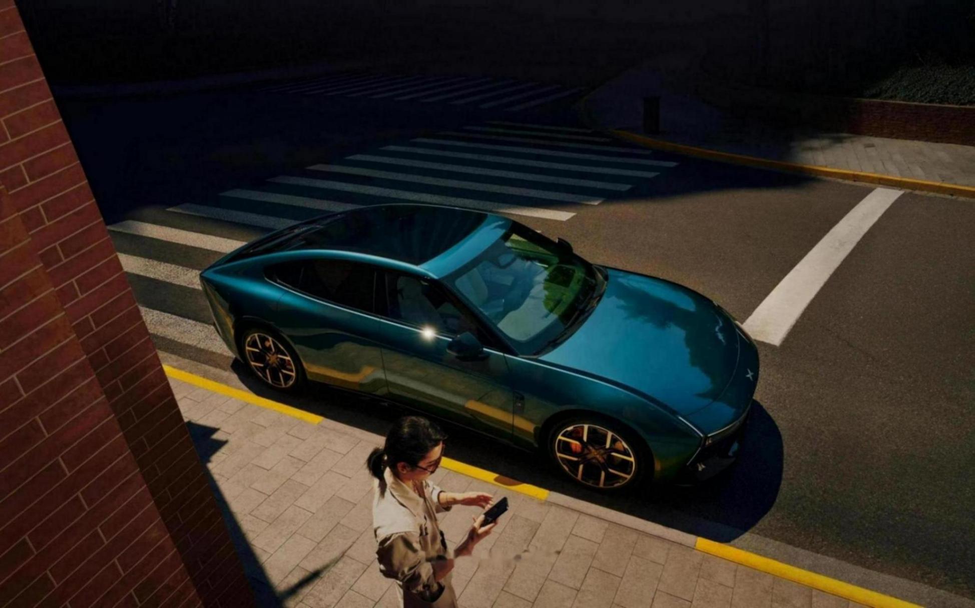 中置電驅(qū)+3顆圖靈芯片!全新小鵬P7:22.98萬交個朋友?