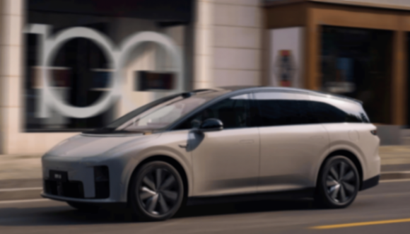 理想i8:撞爛大卡,更撞爛了股價(jià)