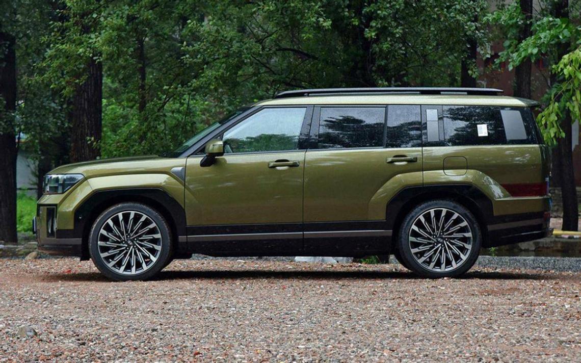 預(yù)計(jì)售價(jià)25-32萬(wàn),方程豹鈦7外形竟撞臉第五代勝達(dá)?