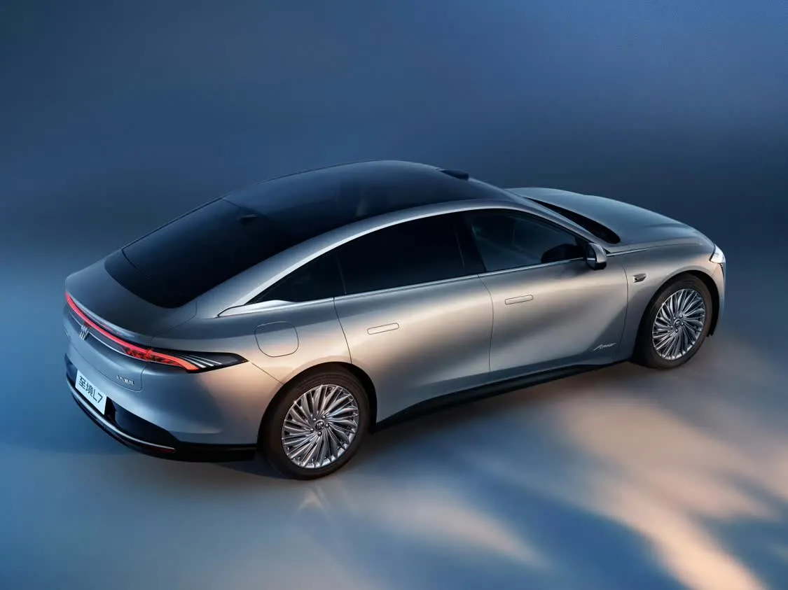 智駕或超過人駕，別克高端新能源至境L7首搭Momenta R6飛輪大模型