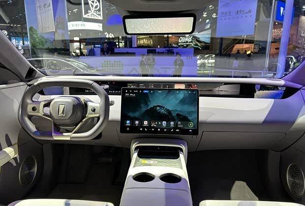 2025成都車展:阿維塔06增程版上市 45度大電池 售價19.49萬起