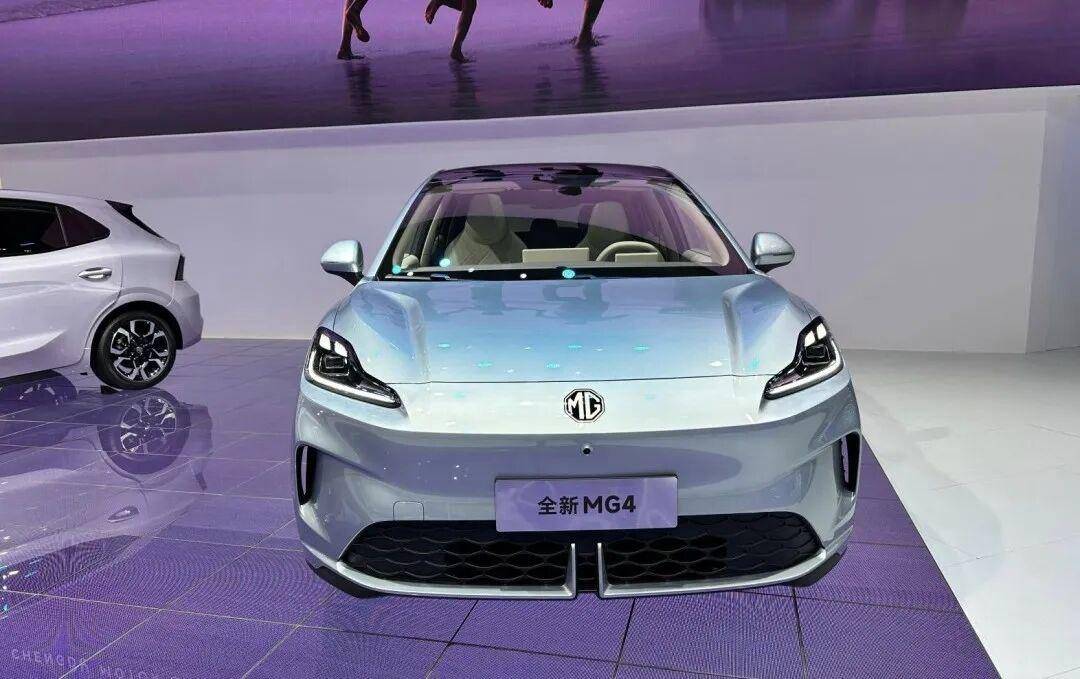 全新MG4成都車展實拍:全球首搭半固態電池!還買什么飛度?