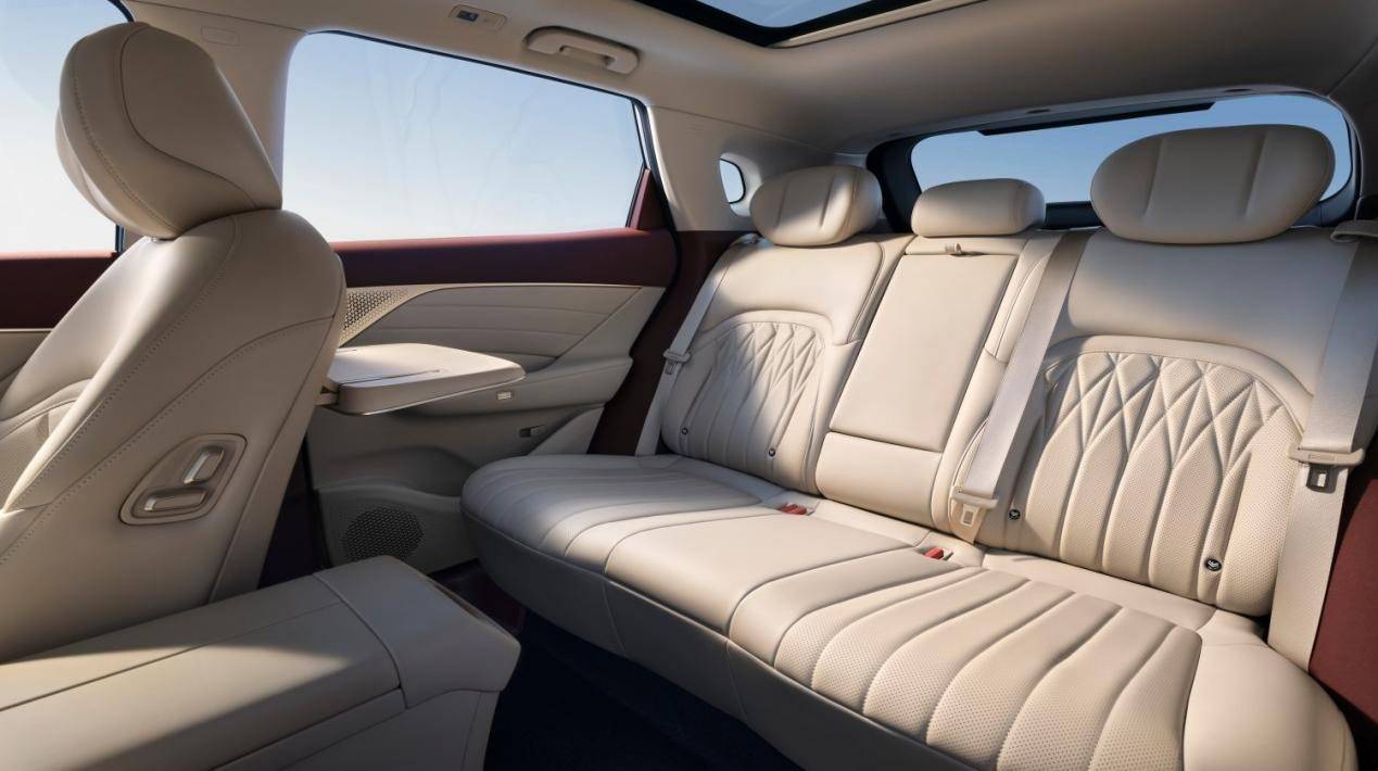 空間/配置越級(jí),性能兼顧節(jié)能,東風(fēng)風(fēng)神L8成都車展上市