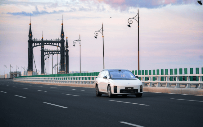 理想二季度營收下滑,預計三季度收入銳減四成?