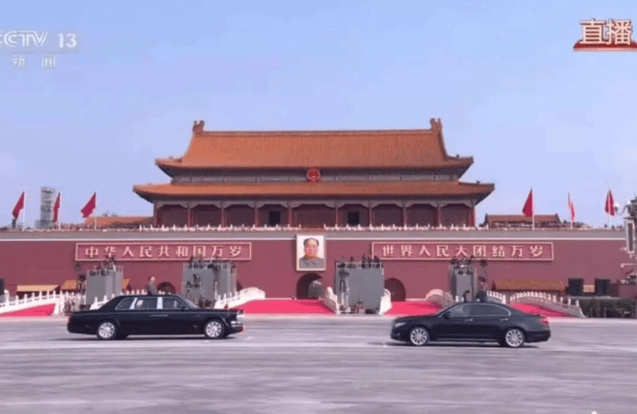 閱兵典禮上大放異彩后,紅旗也要在越野市場大干一場