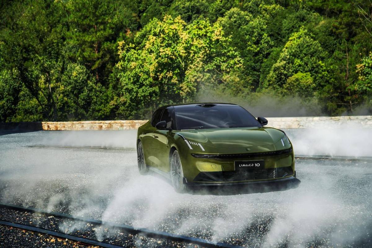 “給你點顏色看看”,16萬級智能電混四驅(qū)轎車來攪局了