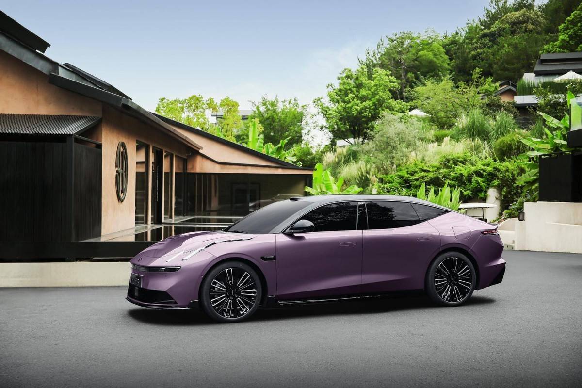 “給你點顏色看看”,16萬級智能電混四驅(qū)轎車來攪局了