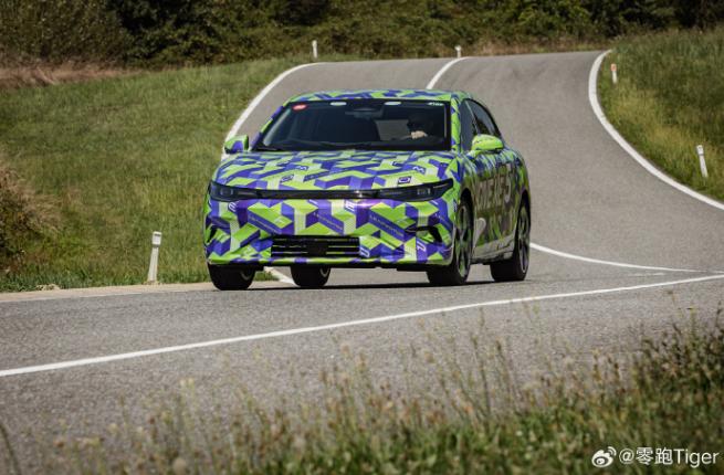 零跑Lafa5官方偽裝照公布，將于慕尼黑車展首發(fā)亮相