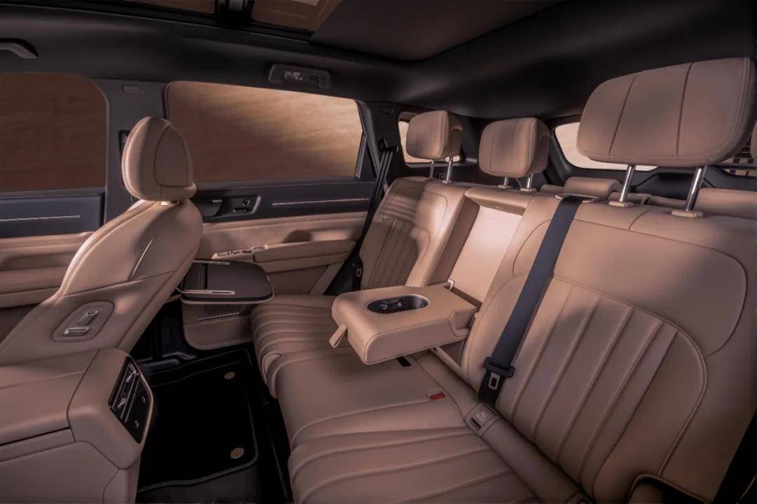 捷途X70L,電車時代將燃油車配置、空間價值做到家