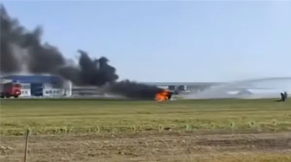 長春航展兩臺飛行器相撞墜機 小鵬匯天回應:間距不足引發接觸 長春航展兩臺飛行器相撞墜機 小鵬匯天回應:間距不足引發接觸