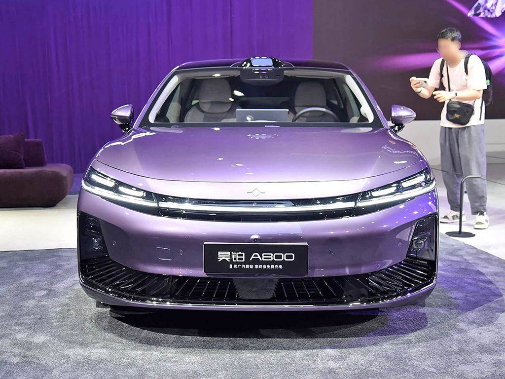 想買中大型車的注意!昊鉑A800要來了,配乾崑智駕、鴻蒙座艙