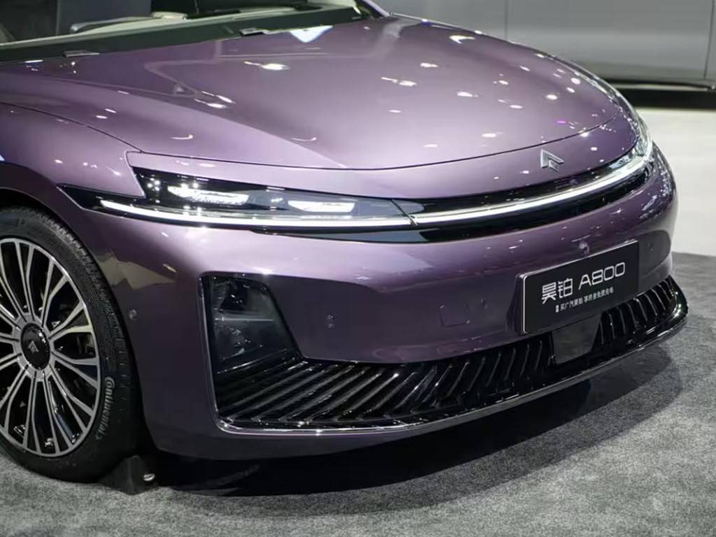 想買中大型車的注意!昊鉑A800要來了,配乾崑智駕、鴻蒙座艙