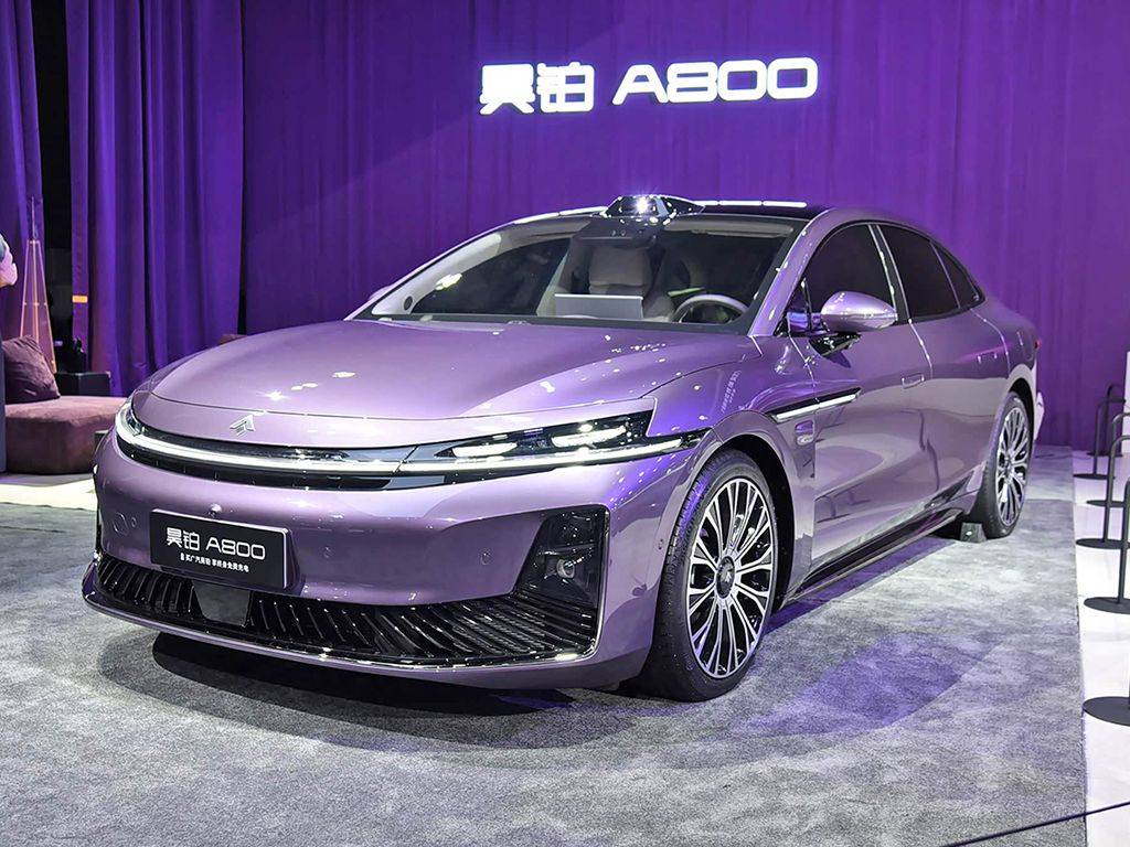 想買中大型車的注意!昊鉑A800要來了,配乾崑智駕、鴻蒙座艙