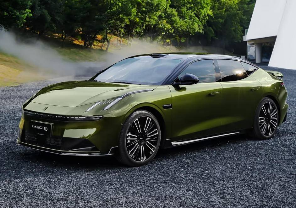 想買中大型車的注意!昊鉑A800要來了,配乾崑智駕、鴻蒙座艙