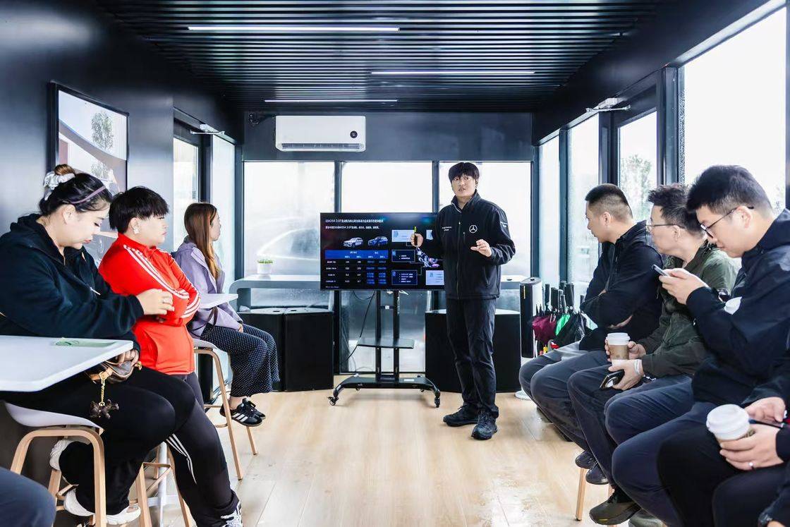 2025梅賽德斯-奔馳長軸距GLC SUV 城市越野試駕之旅