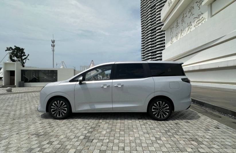 宜家宜商,不容錯過的剛需7座車,五菱星光730解析