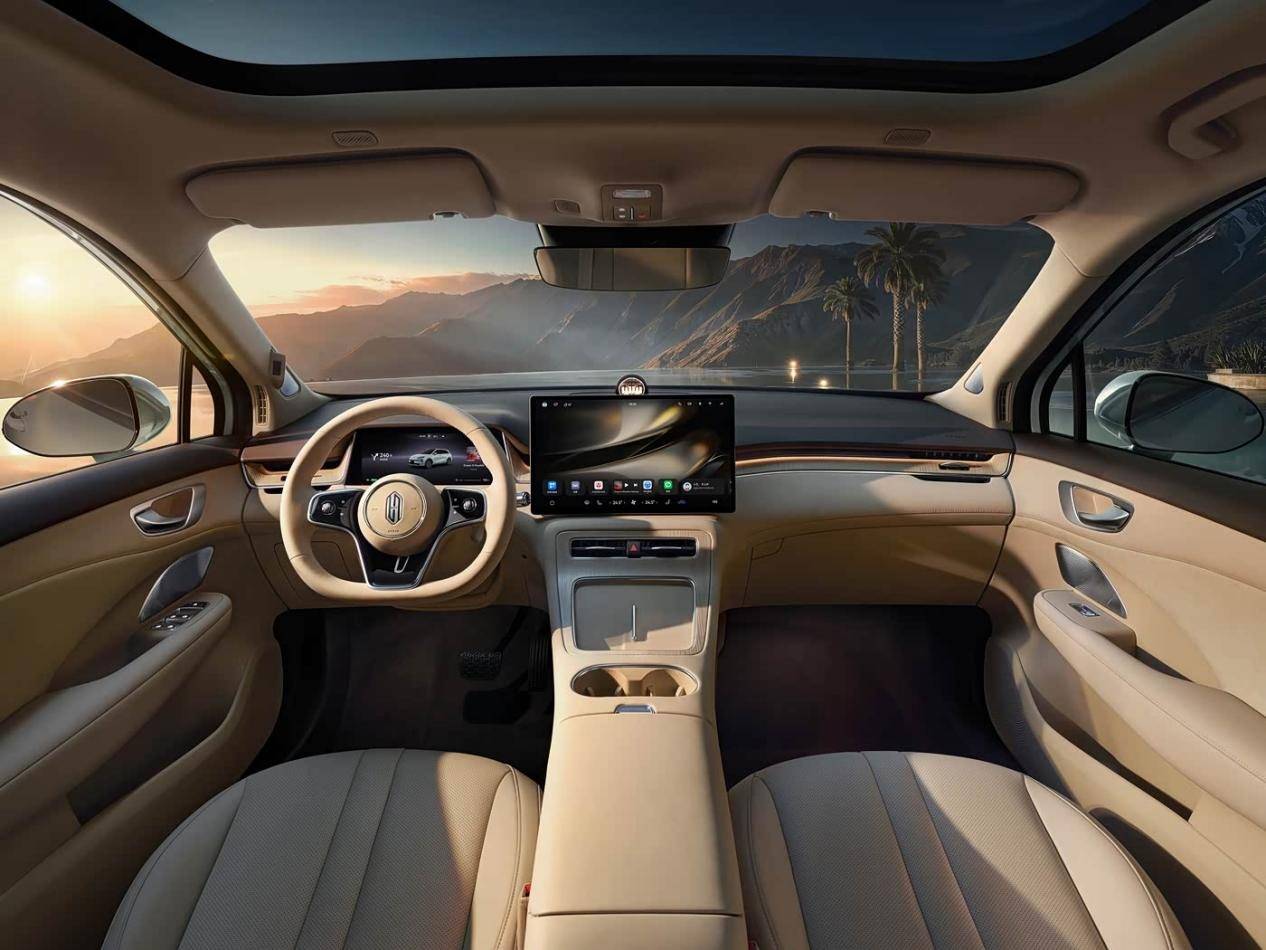 15.98萬元起售,搭載華為ADS4,尚界H5哪個版本值得選?