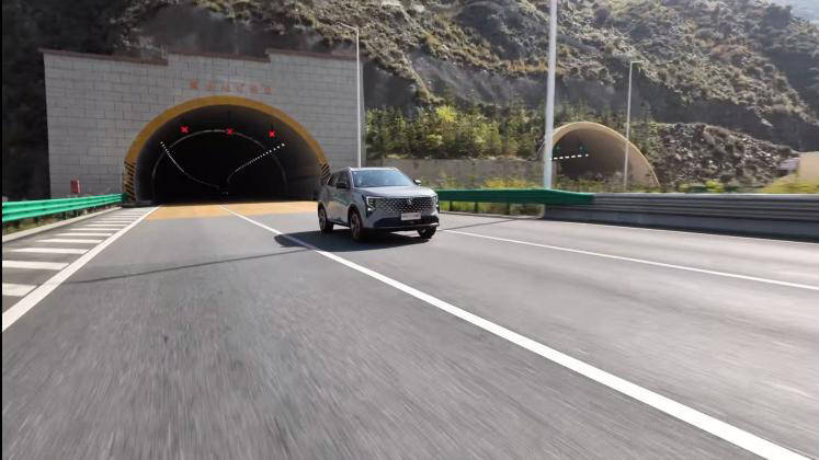 試駕長(zhǎng)安CS55 PLUS:新能源時(shí)代下的爆款油車