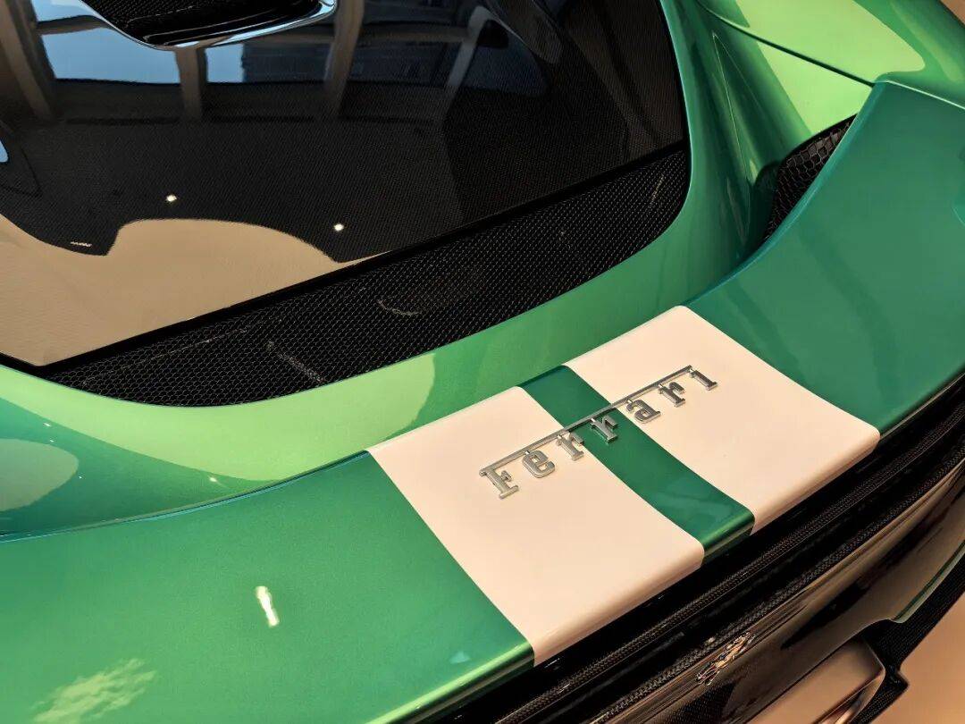 法拉利296 Speciale承襲法拉利Challenge Stradale、法拉利430 Scuderia、法拉利458 Speciale與法拉利488 Pista等特別版車型的精髓