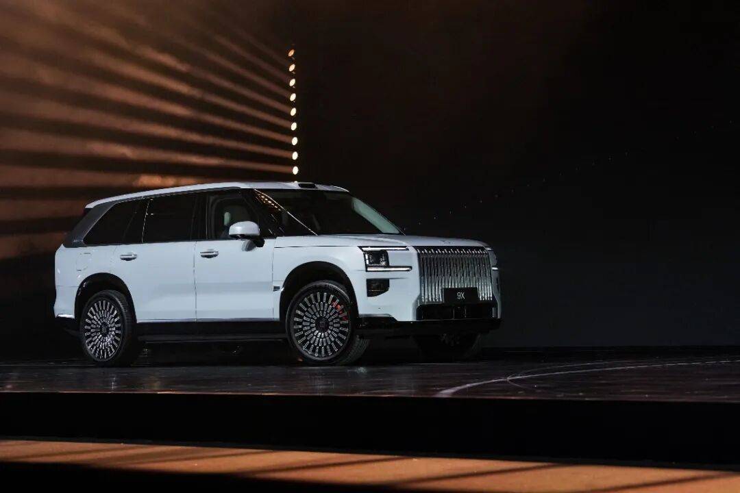 不止自在掌控,亦能逐夢星辰——極氪9X的航天之旅