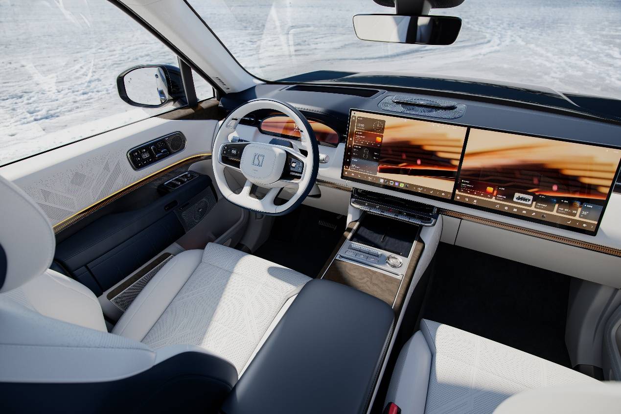 技術(shù)旗艦的新奢華風(fēng)向,極氪竟交出了四個(gè)答卷